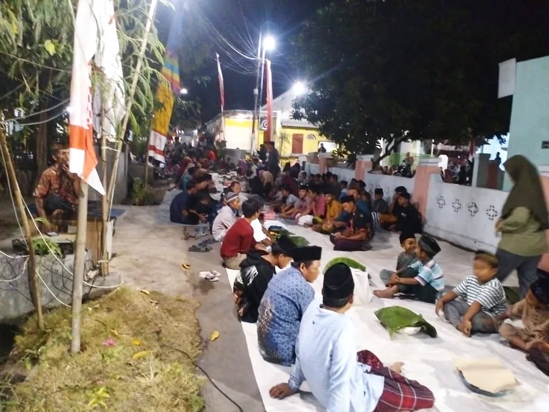 Tradisi Barikan Malam 17 Agustus di Desa Gondek